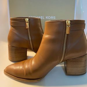 Micheal Kors Saylor Ankle Boot brown leather